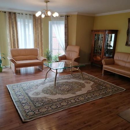 Grosses 4 Zimmer Apartment Naehe Messe Hanóver Exterior foto